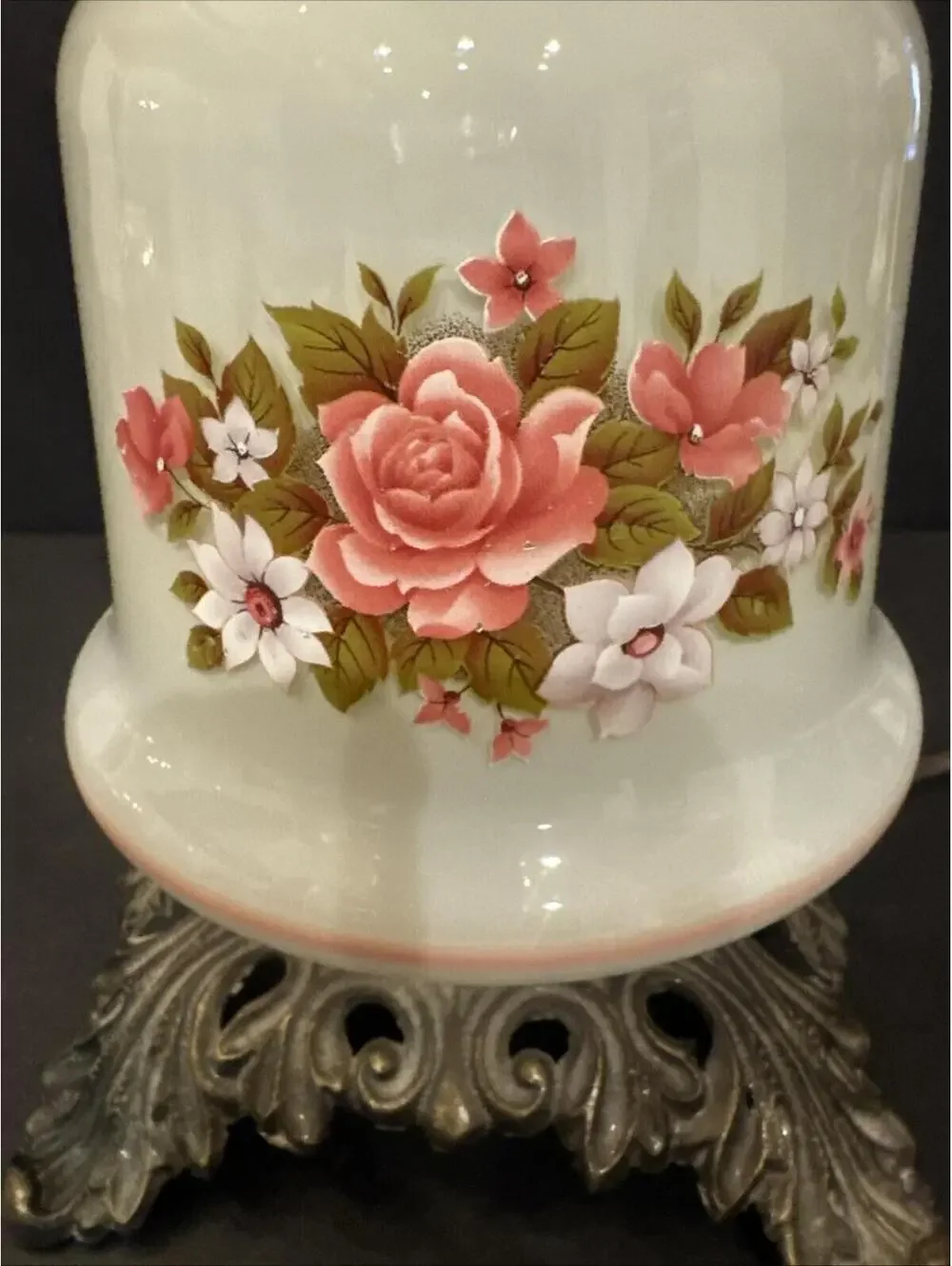 Vtg GWTW Electric Victoria Hurricane Lamp 3 Way Light Roses 20” H